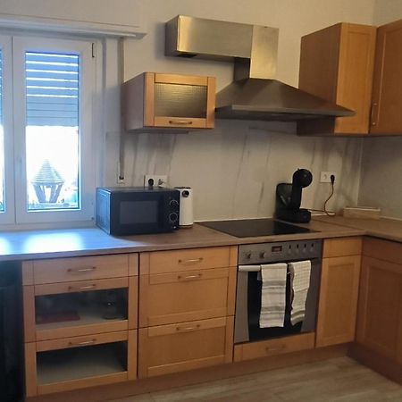 Schoene Und Optimal Gelegene Wohnung Weisskirchen Esterno foto