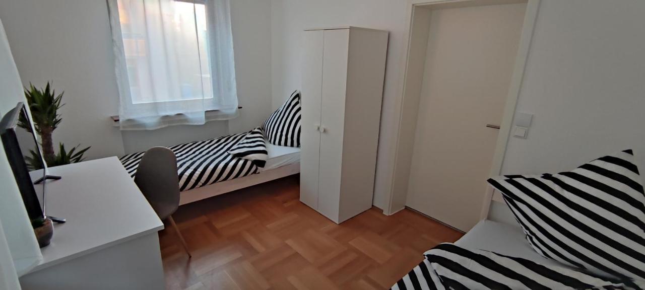 Schoene Und Optimal Gelegene Wohnung Weisskirchen Esterno foto
