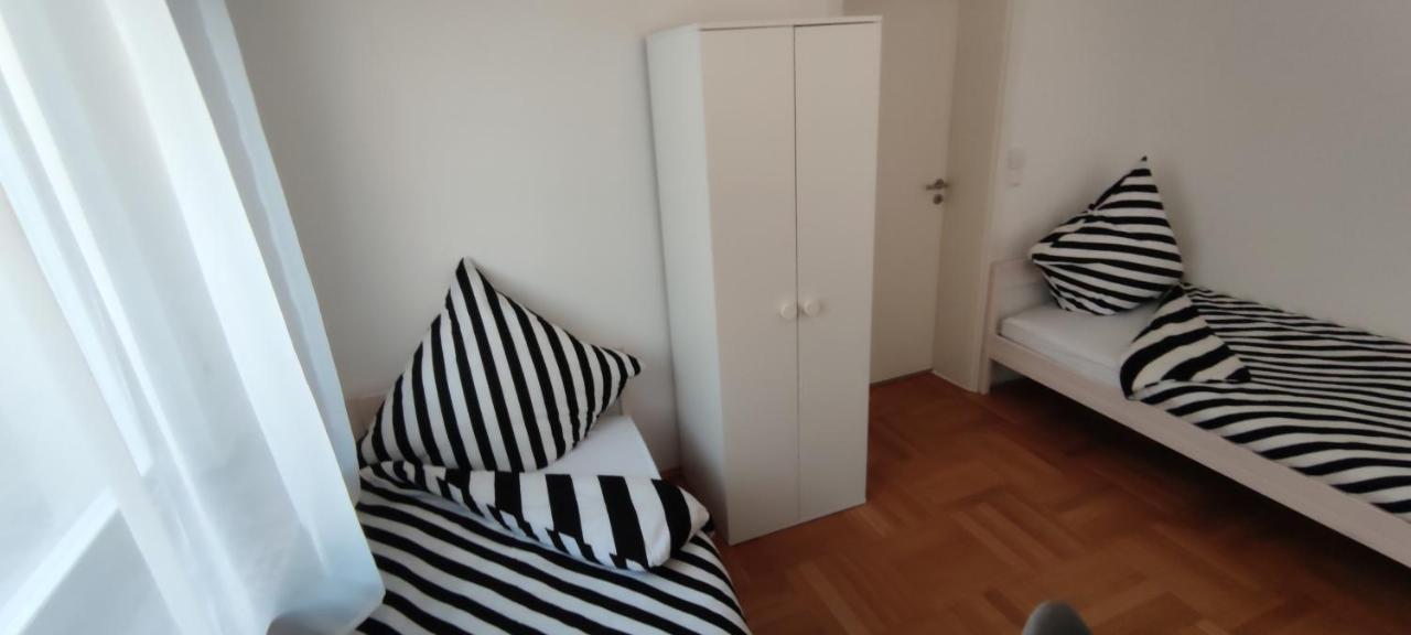 Schoene Und Optimal Gelegene Wohnung Weisskirchen Esterno foto